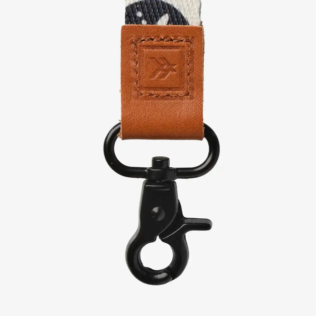 Sand Dollar Black - Wristlet Keychain