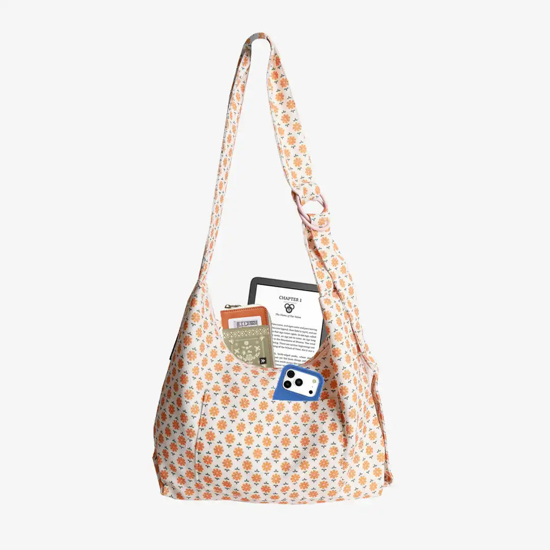 Daisy - Small Slouchy Shoulder Bag